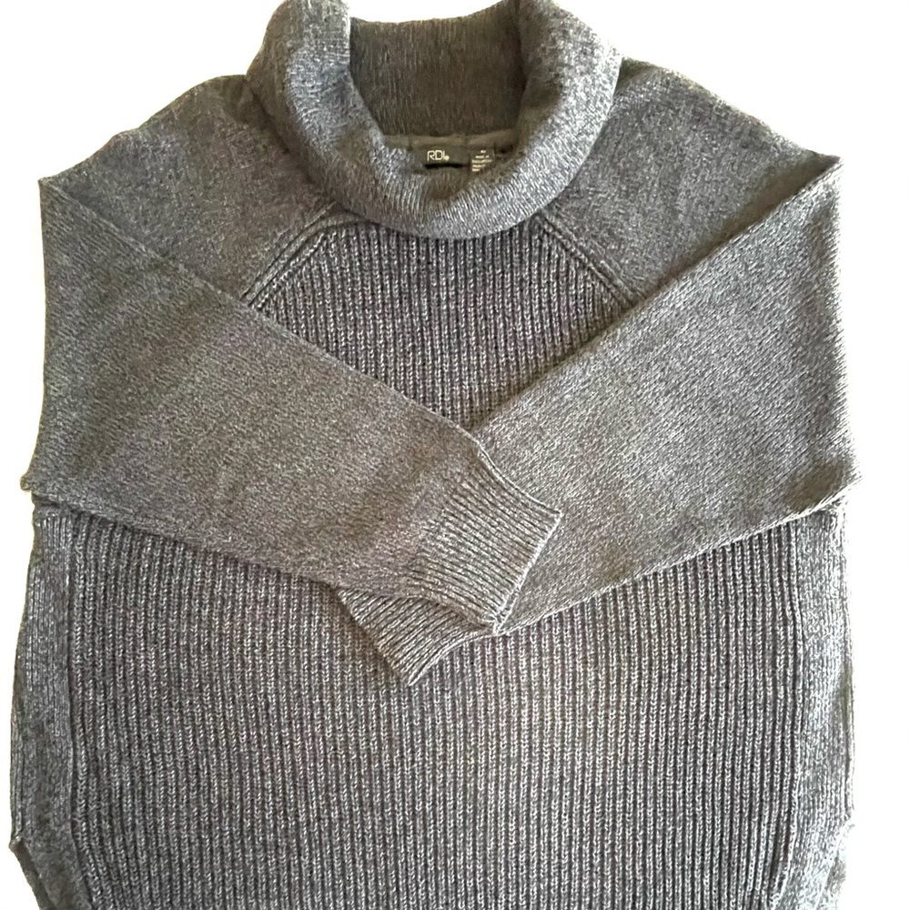 RDI | Women’s Funnel Neck Tunic Sweater